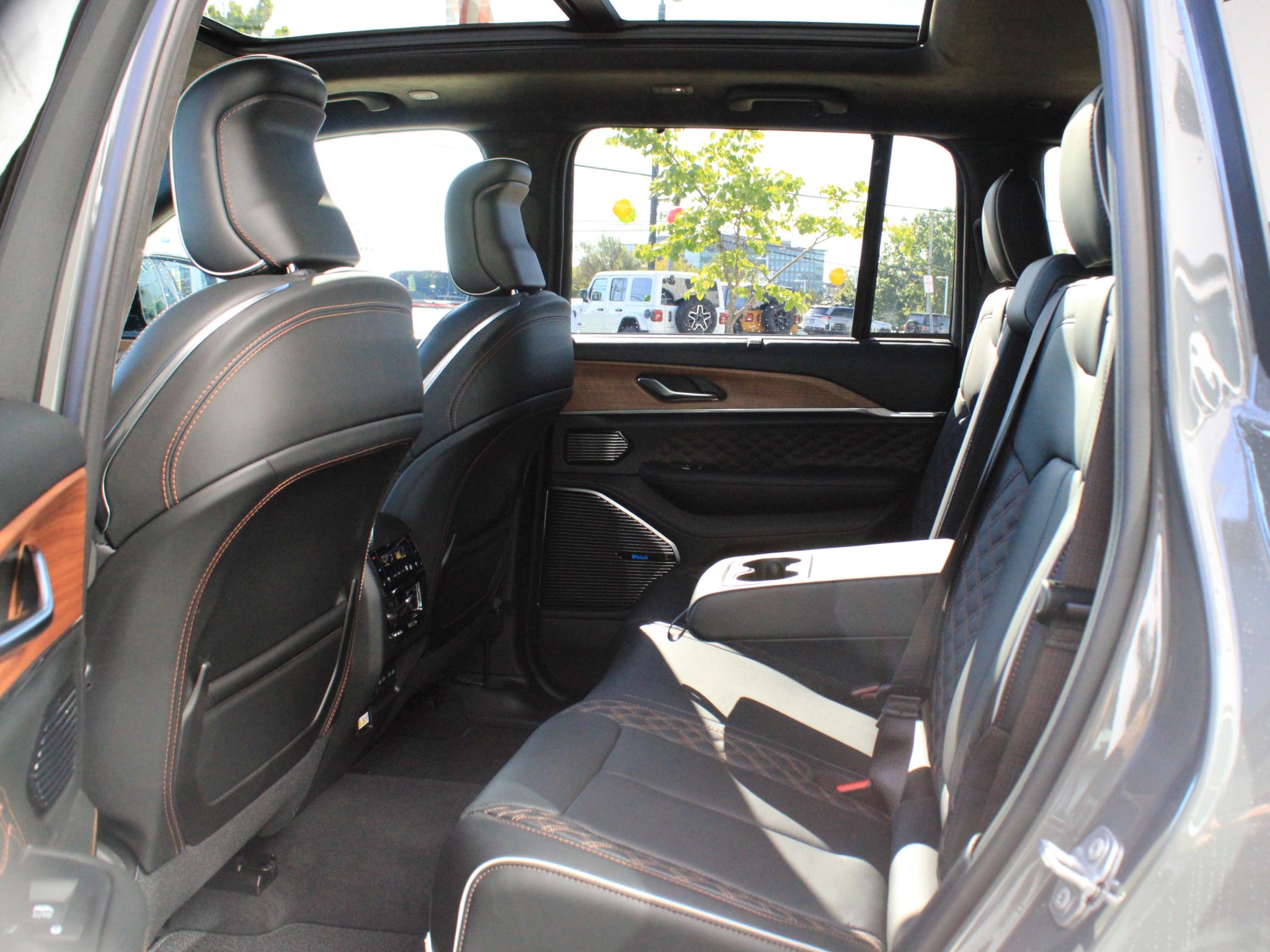 2027 Jeep Grand Cherokee Summit
