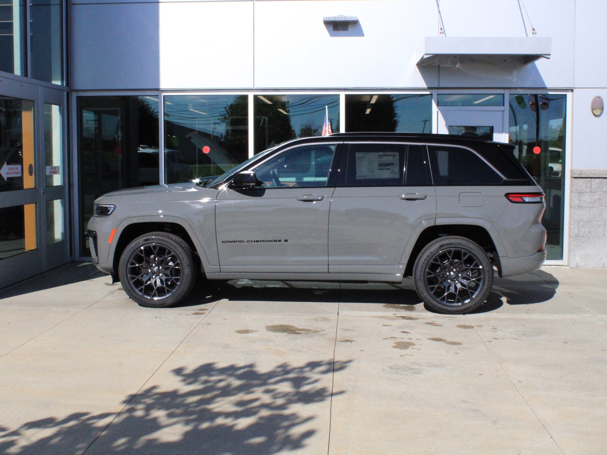 2027 Jeep Grand Cherokee Summit
