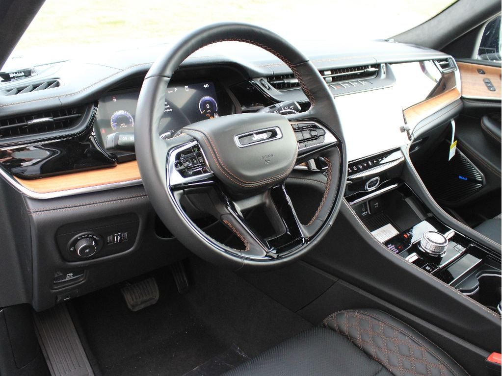 2026 Jeep Grand Cherokee Summit