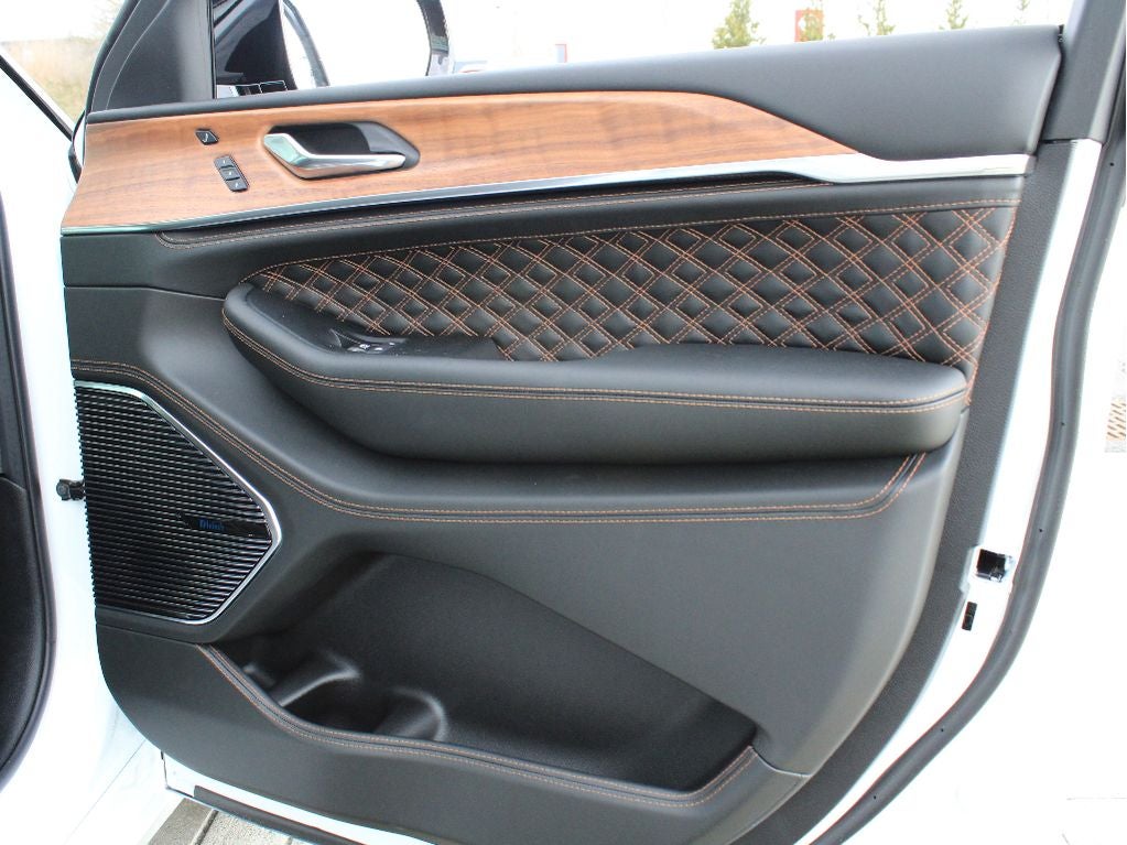 2026 Jeep Grand Cherokee Summit