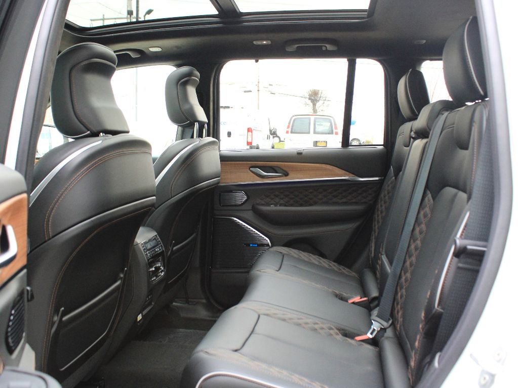 2026 Jeep Grand Cherokee Summit