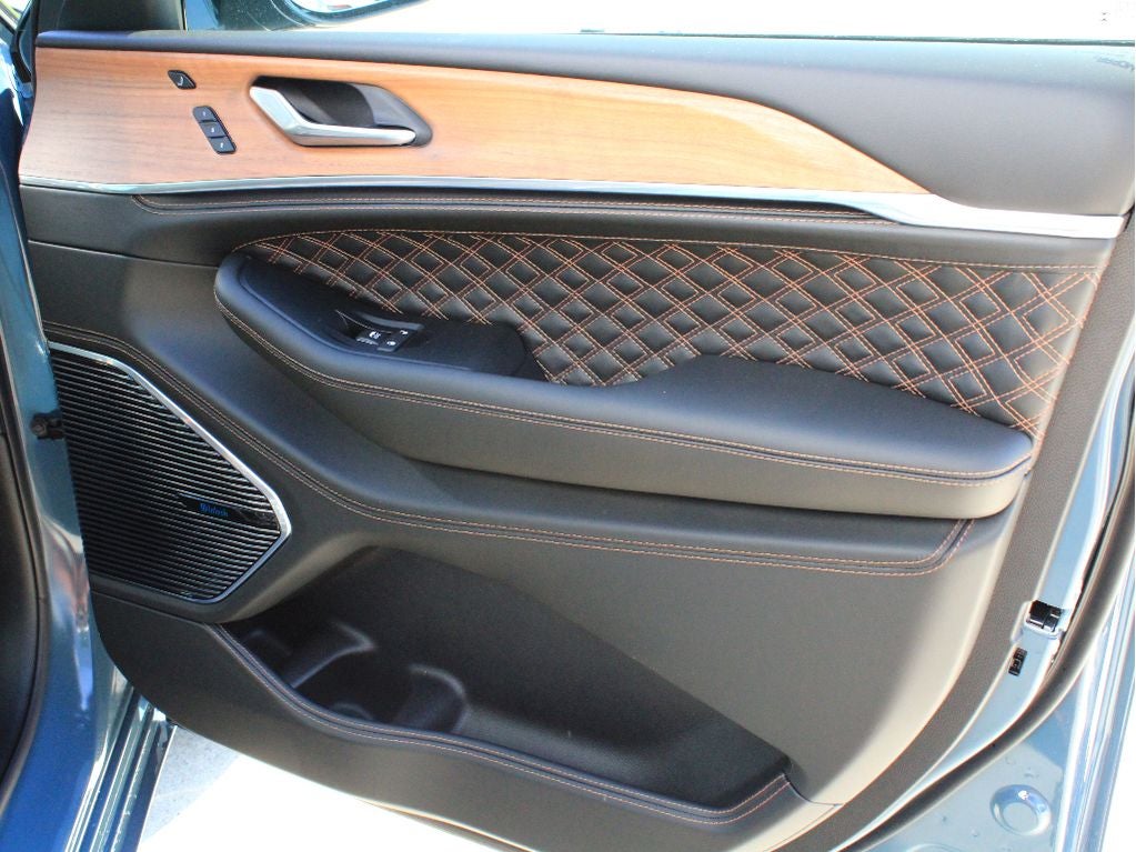 2026 Jeep Grand Cherokee Summit