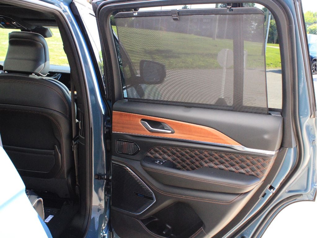 2026 Jeep Grand Cherokee Summit