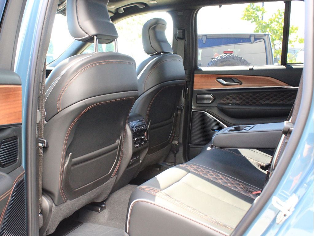 2026 Jeep Grand Cherokee Summit