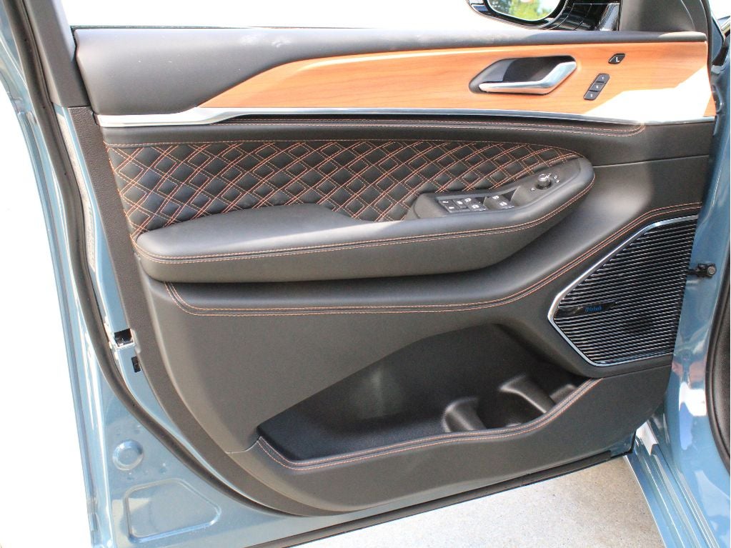 2026 Jeep Grand Cherokee Summit