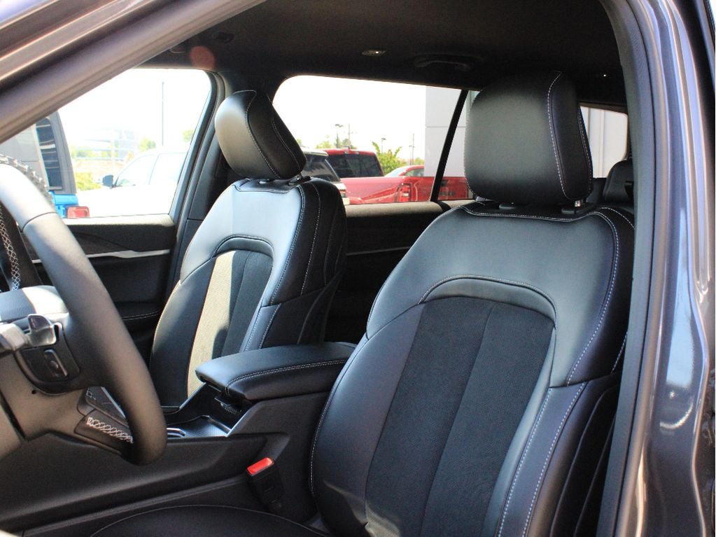 2026 Jeep Grand Cherokee L Laredo Altitude