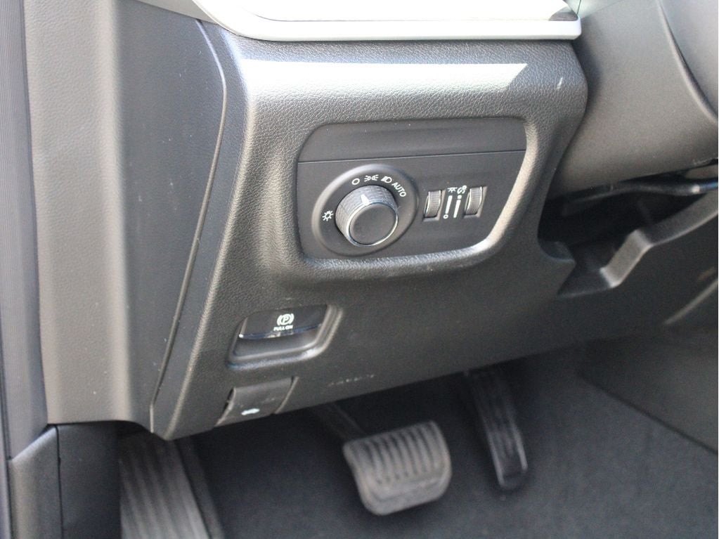 2026 Jeep Grand Cherokee L Laredo Altitude