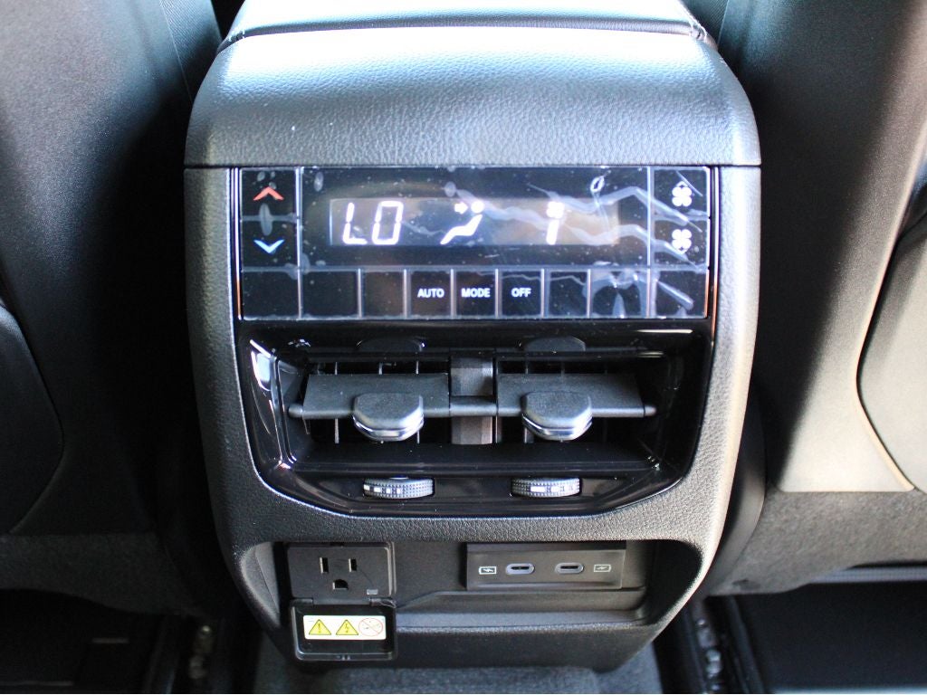 2026 Jeep Grand Cherokee L Laredo Altitude