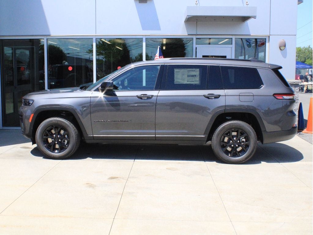 2026 Jeep Grand Cherokee L Laredo Altitude