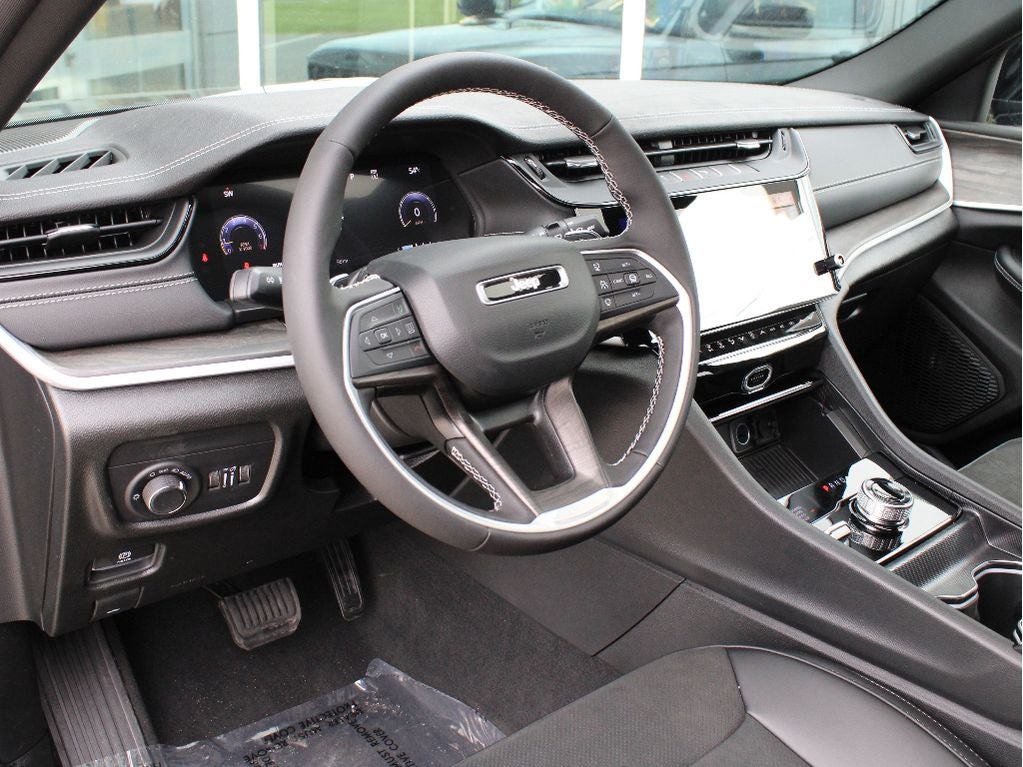 2026 Jeep Grand Cherokee L Laredo Altitude