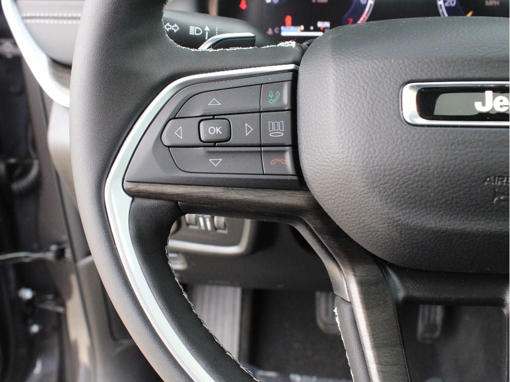 2026 Jeep Grand Cherokee L Laredo Altitude