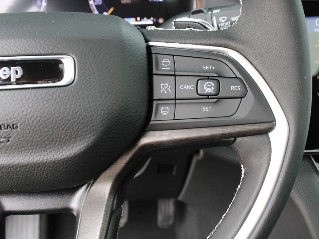 2026 Jeep Grand Cherokee L Laredo Altitude