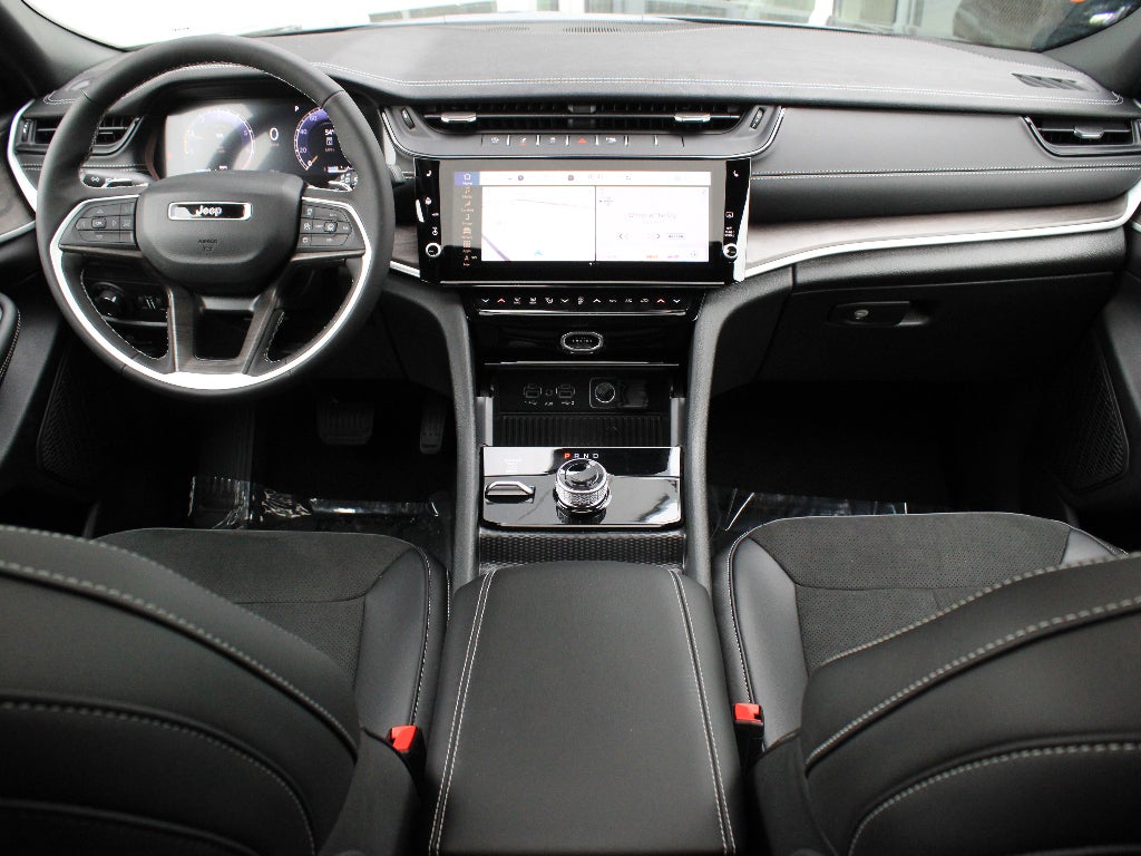 2026 Jeep Grand Cherokee L Laredo Altitude