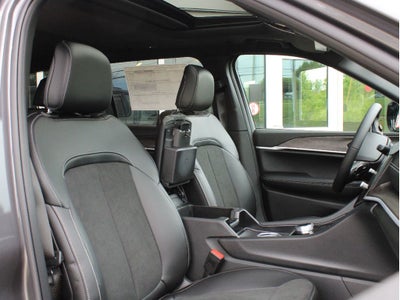 2026 Jeep Grand Cherokee L Laredo Altitude