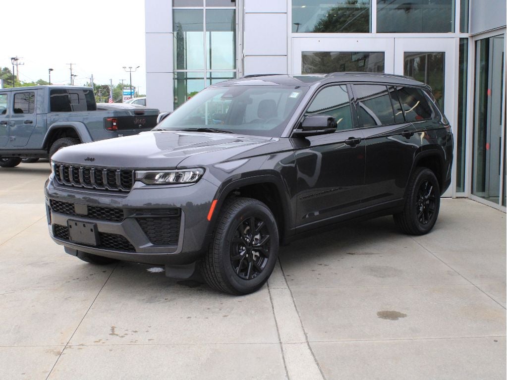 2026 Jeep Grand Cherokee L Laredo Altitude