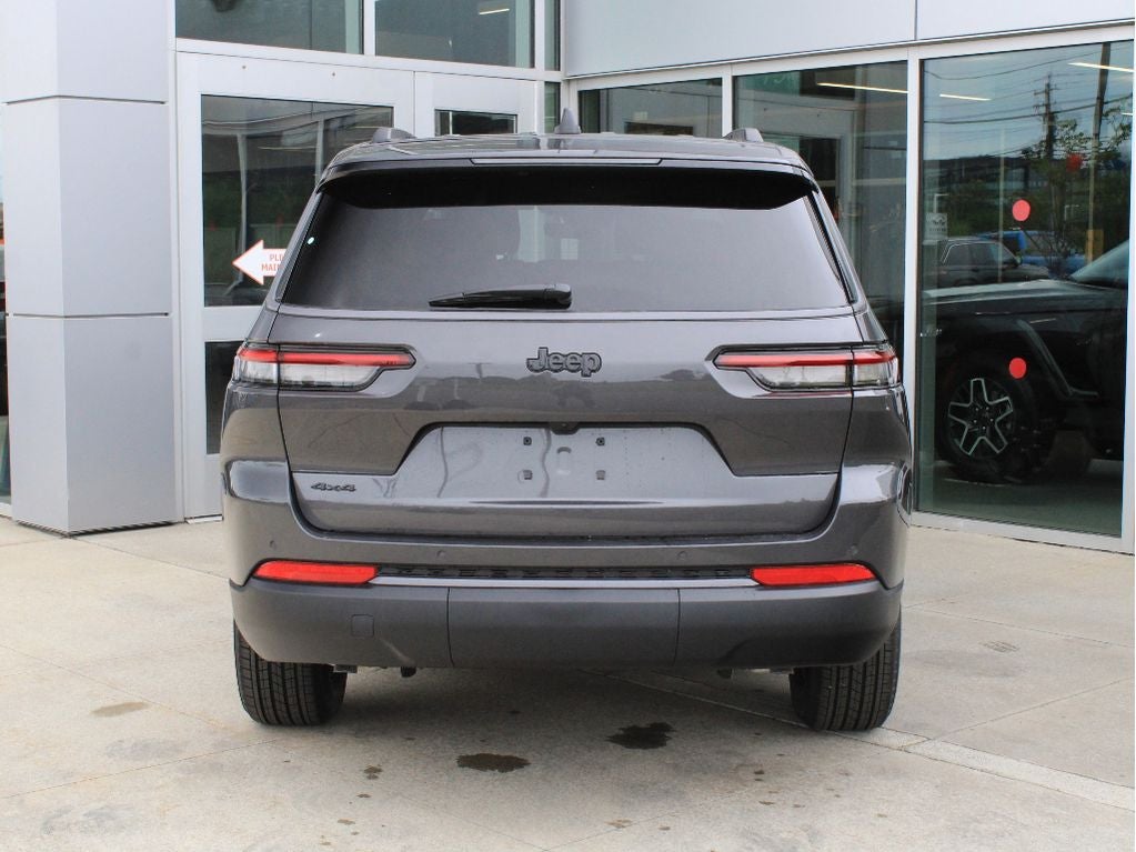 2026 Jeep Grand Cherokee L Laredo Altitude