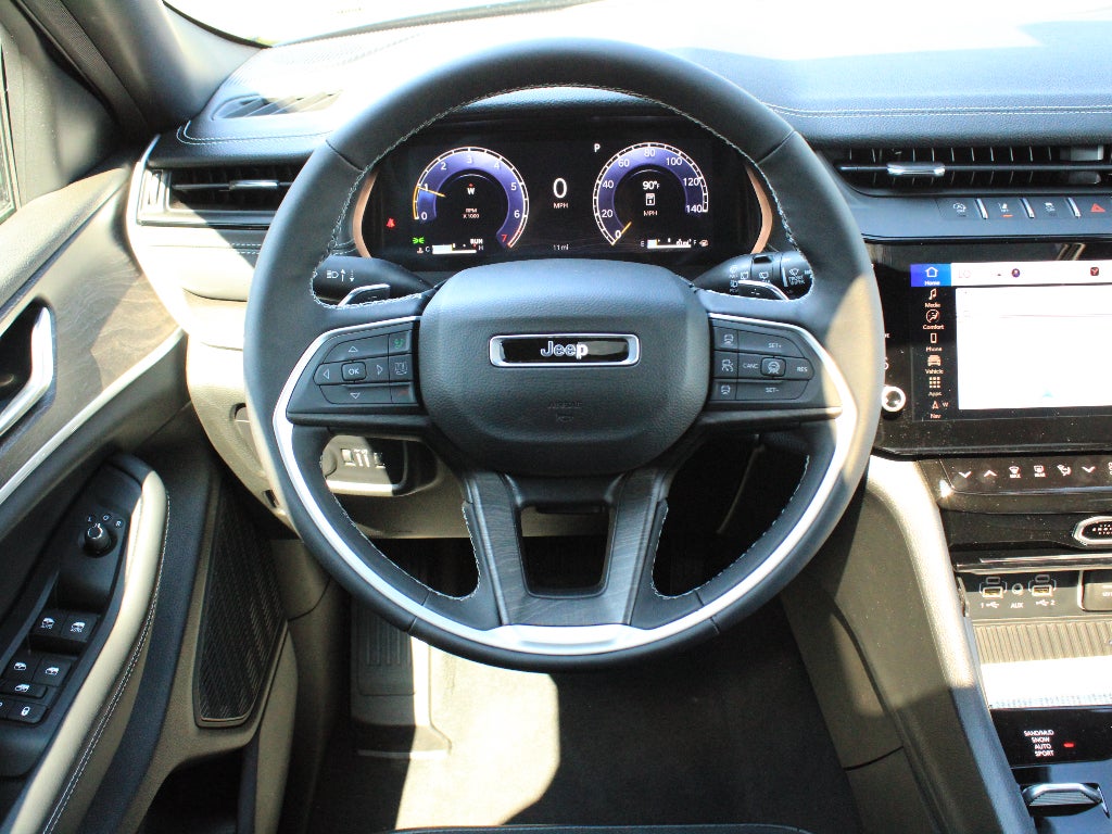 2026 Jeep Grand Cherokee L Laredo Altitude