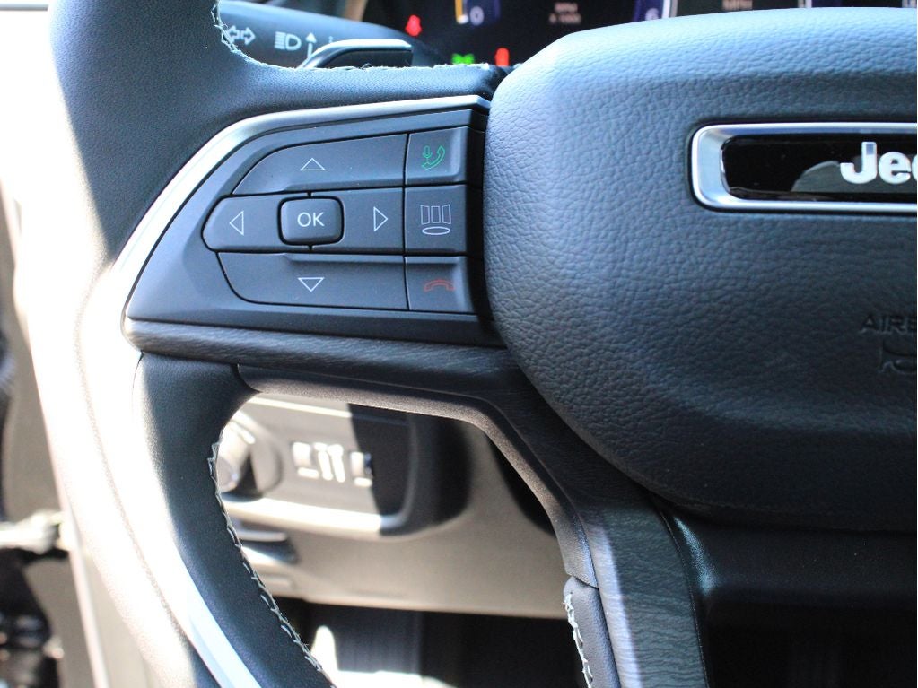 2026 Jeep Grand Cherokee L Laredo Altitude