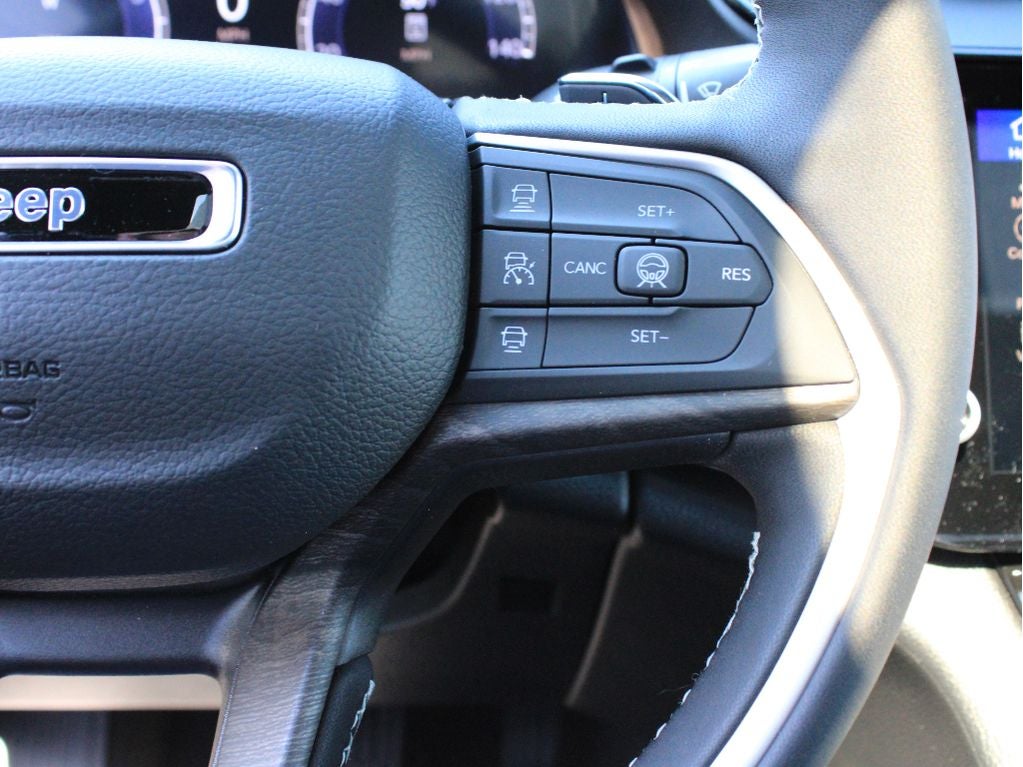 2026 Jeep Grand Cherokee L Laredo Altitude