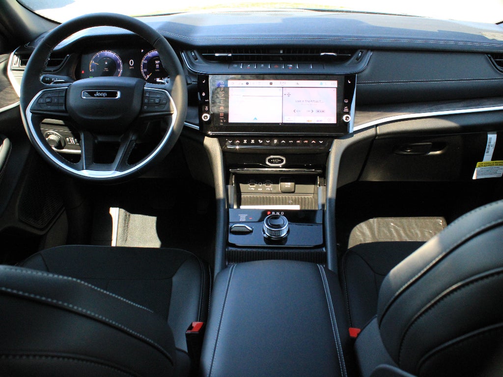 2026 Jeep Grand Cherokee L Laredo Altitude