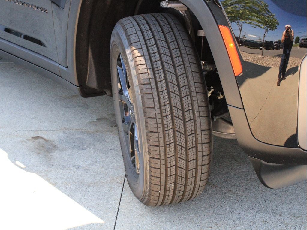 2026 Jeep Grand Cherokee L Laredo Altitude
