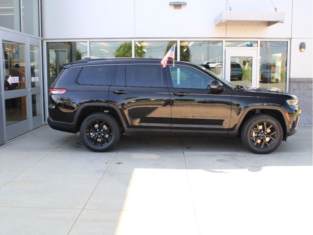 2026 Jeep Grand Cherokee L Laredo Altitude