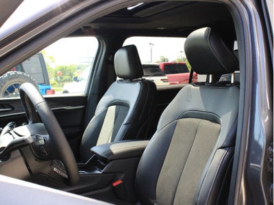2026 Jeep Grand Cherokee L Laredo Altitude