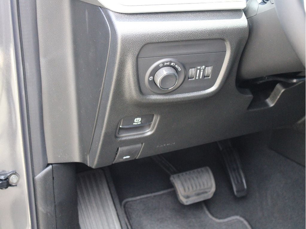 2026 Jeep Grand Cherokee L Laredo Altitude
