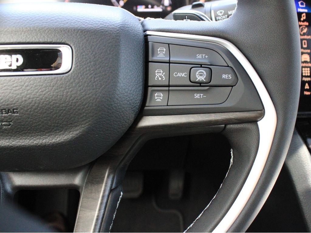 2026 Jeep Grand Cherokee L Laredo Altitude