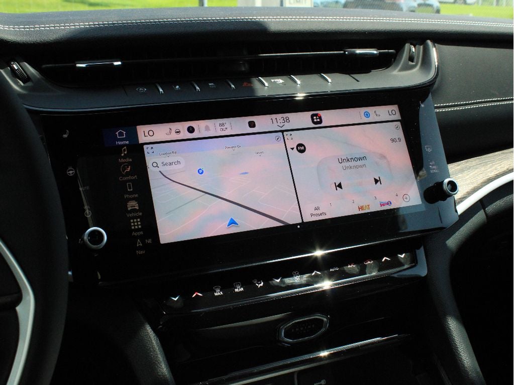 2026 Jeep Grand Cherokee L Laredo Altitude