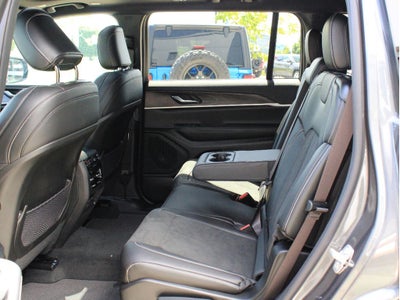 2026 Jeep Grand Cherokee L Laredo Altitude