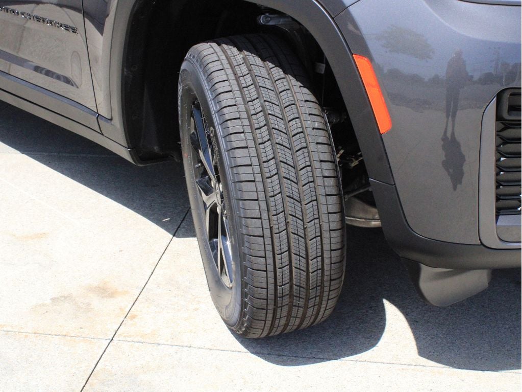 2026 Jeep Grand Cherokee L Laredo Altitude