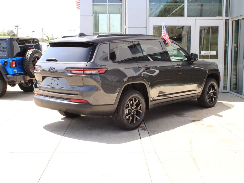 2026 Jeep Grand Cherokee L Laredo Altitude