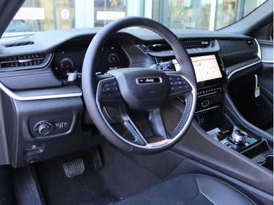 2026 Jeep Grand Cherokee Laredo Altitude