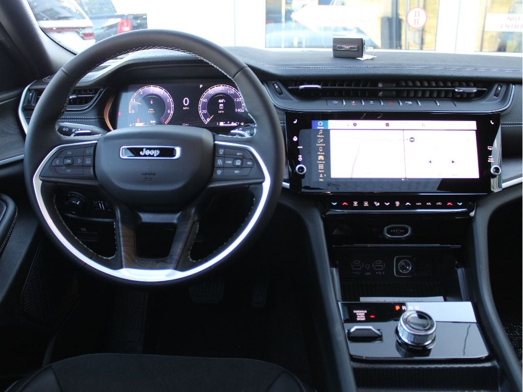 2026 Jeep Grand Cherokee Laredo Altitude