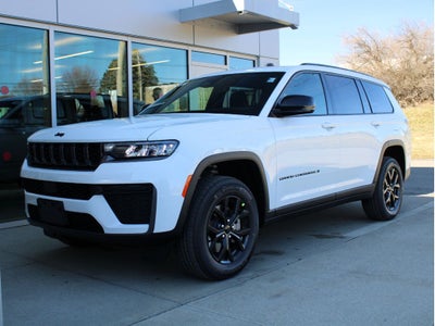 2026 Jeep Grand Cherokee Laredo Altitude