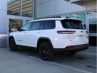2026 Jeep Grand Cherokee Laredo Altitude