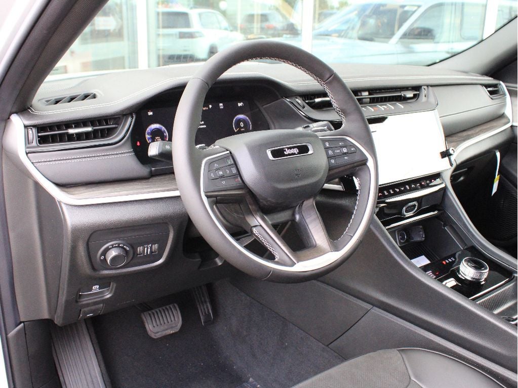 2026 Jeep Grand Cherokee L Laredo Altitude