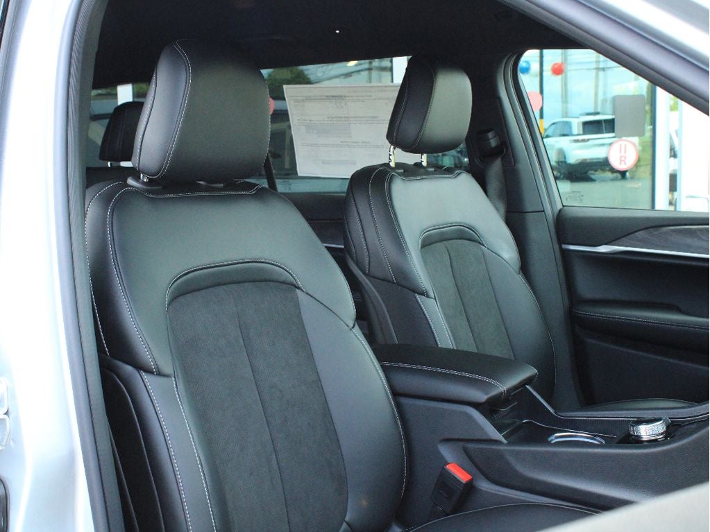 2026 Jeep Grand Cherokee L Laredo Altitude