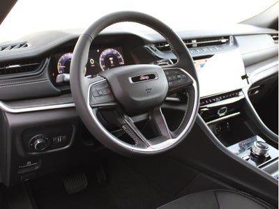 2026 Jeep Grand Cherokee Laredo Altitude