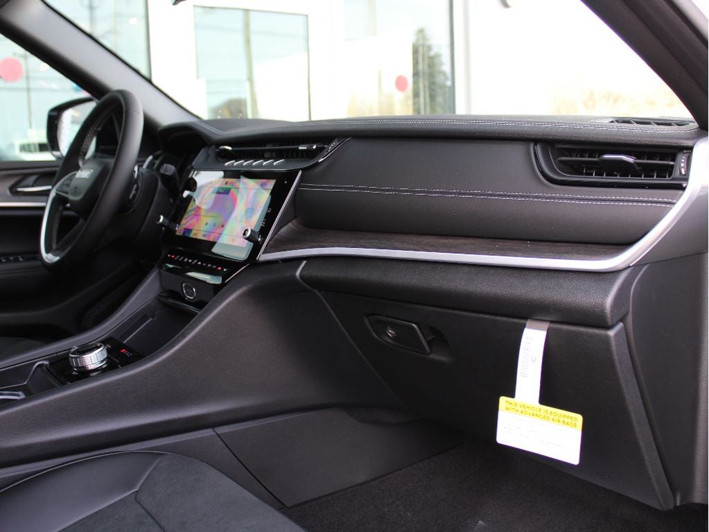 2026 Jeep Grand Cherokee Laredo Altitude