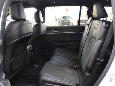 2026 Jeep Grand Cherokee Laredo Altitude