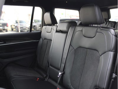 2026 Jeep Grand Cherokee Laredo Altitude