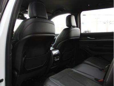 2026 Jeep Grand Cherokee Laredo Altitude