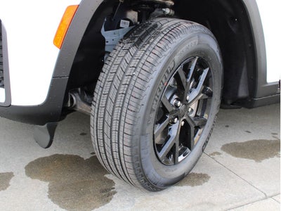 2026 Jeep Grand Cherokee Laredo Altitude