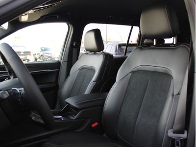 2026 Jeep Grand Cherokee Laredo Altitude