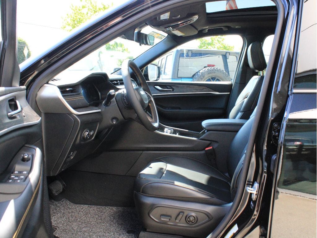 2026 Jeep Grand Cherokee L 85th Anniversary Edition