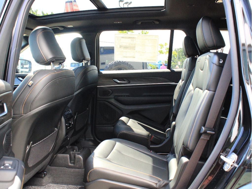 2026 Jeep Grand Cherokee L 85th Anniversary Edition