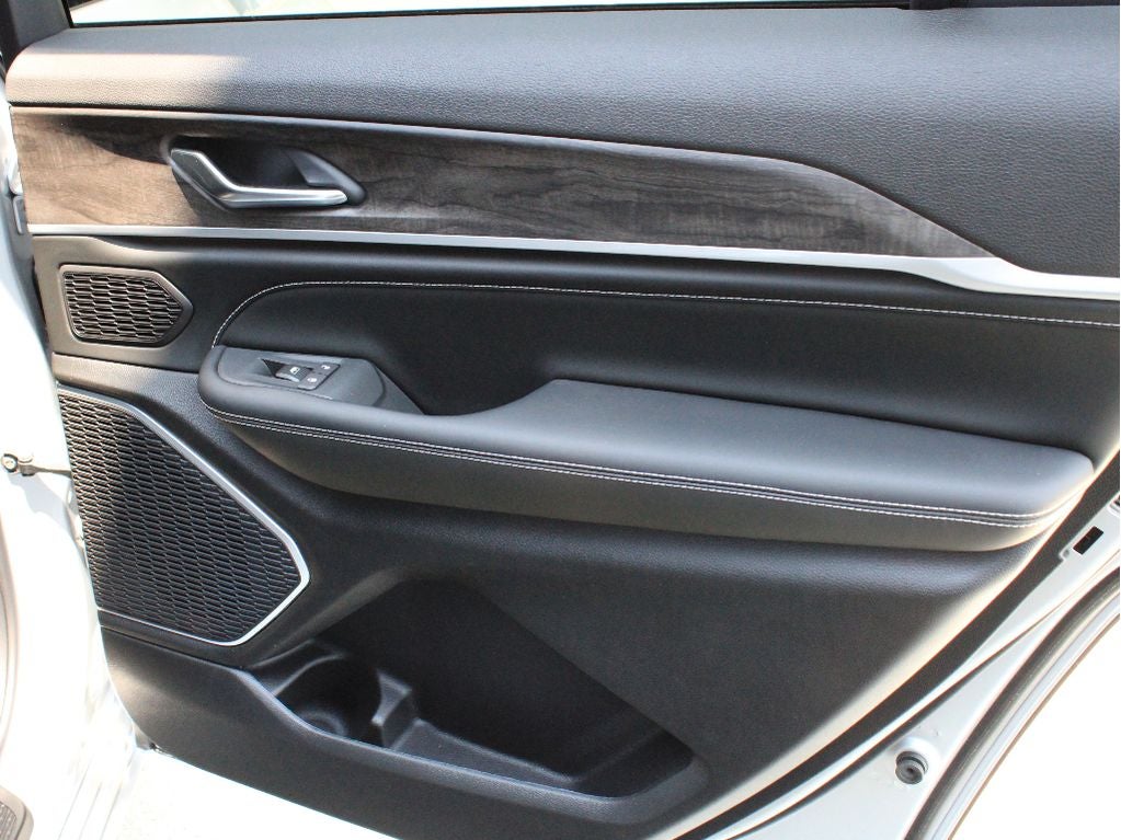 2026 Jeep Grand Cherokee L Limited Reserve