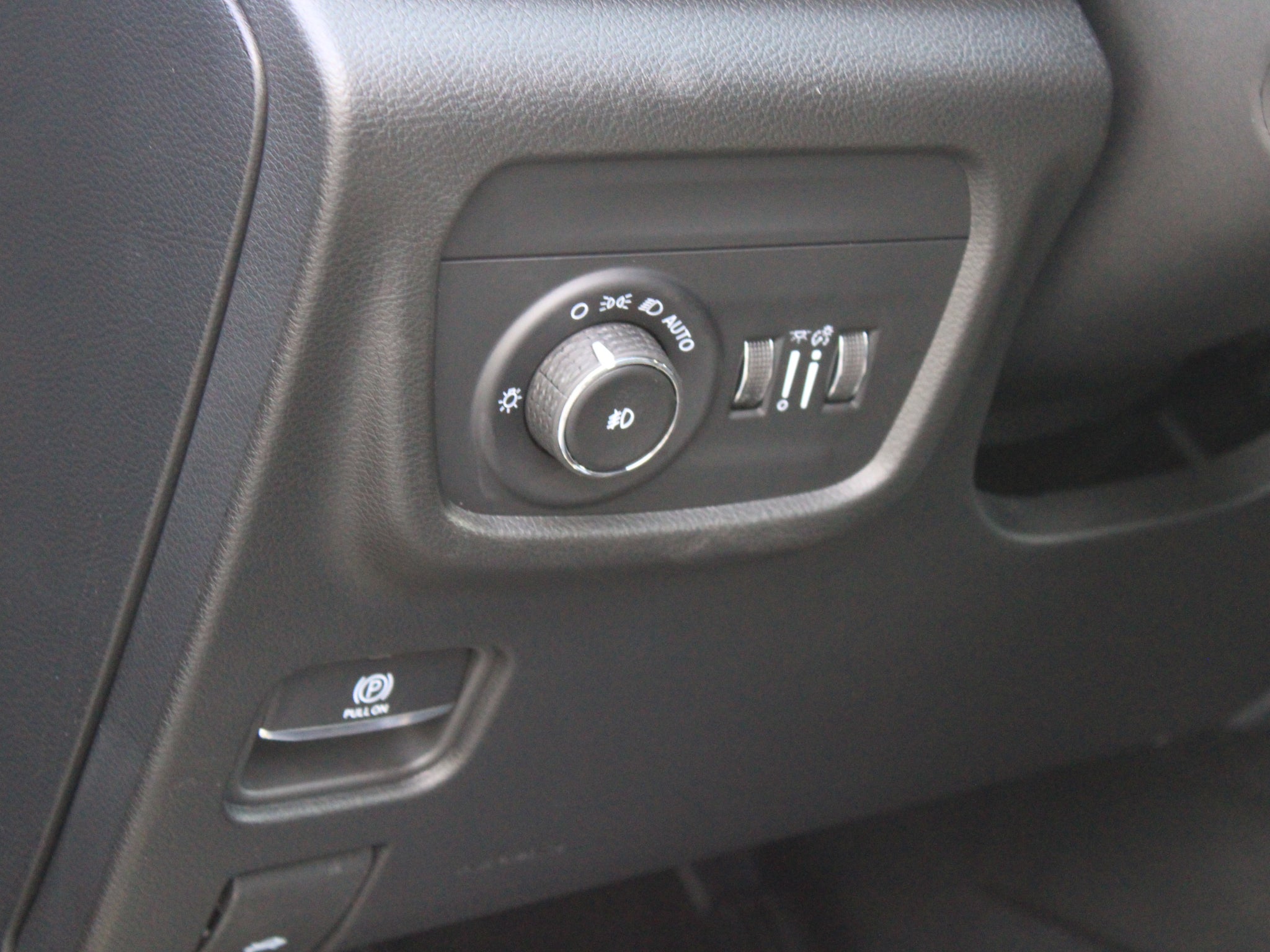 2027 Jeep Grand Cherokee L Limited Reserve